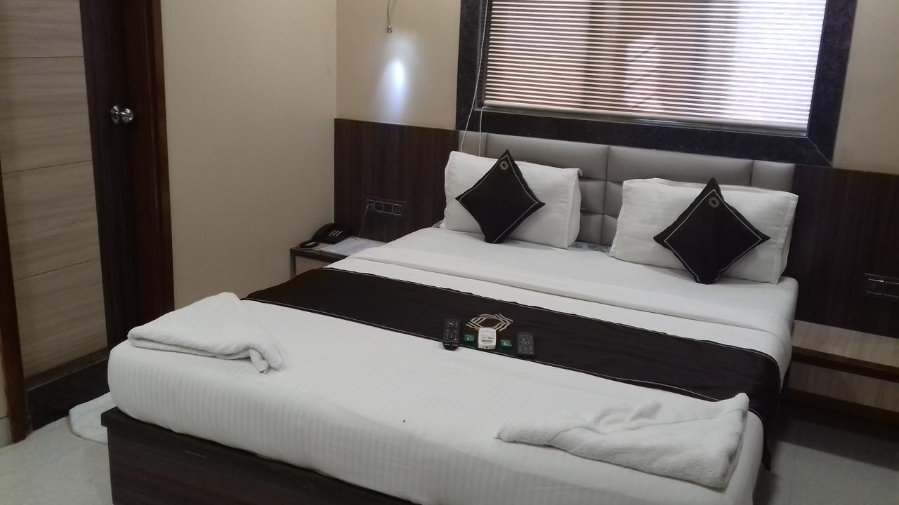 Отель Shine Hospitality Мумбаи Экстерьер фото