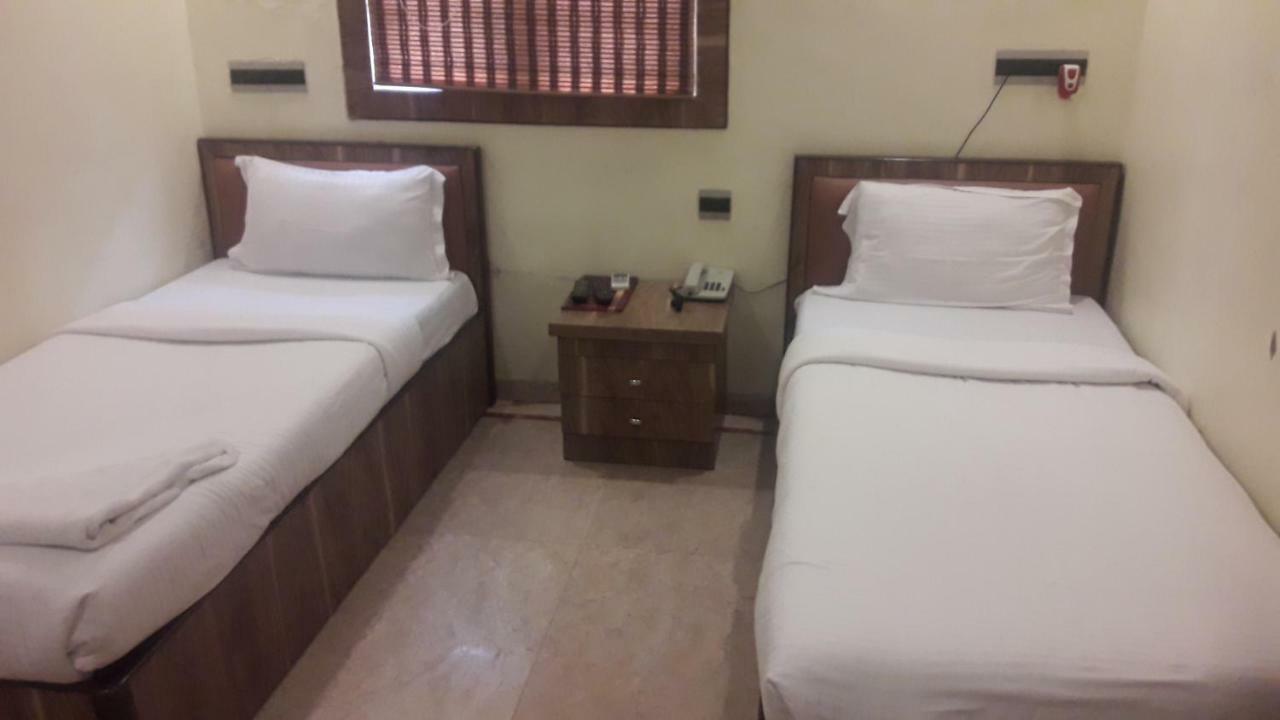 Отель Shine Hospitality Мумбаи Экстерьер фото